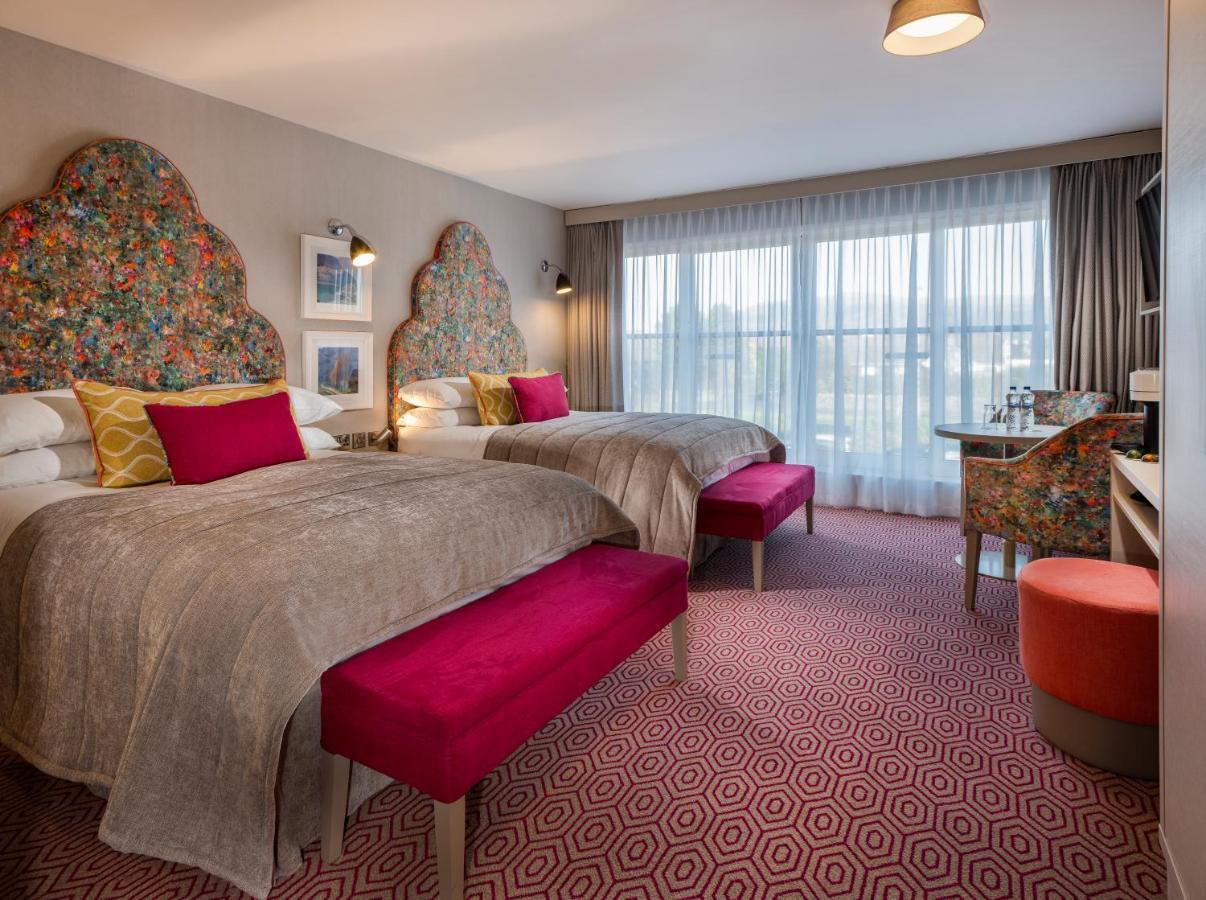 Four Seasons Hotel, カーリングフォード エクステリア 写真