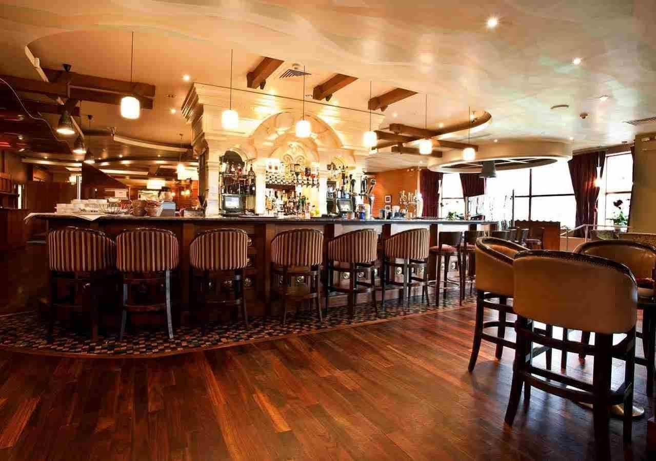 Four Seasons Hotel, カーリングフォード エクステリア 写真