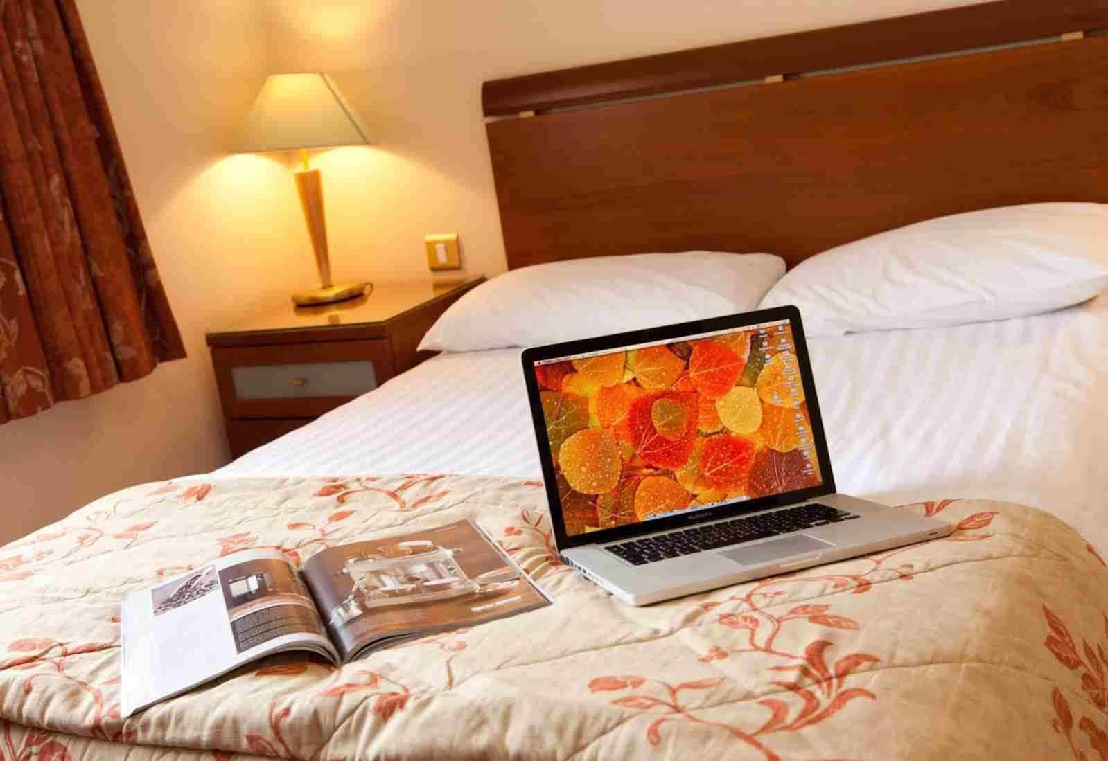 Four Seasons Hotel, カーリングフォード エクステリア 写真